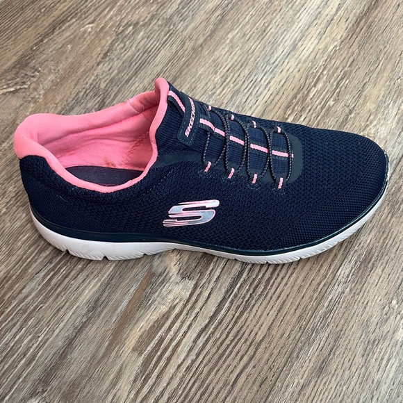Skechers Women's Navy and Pink Sneakers - Picture 8 of 8